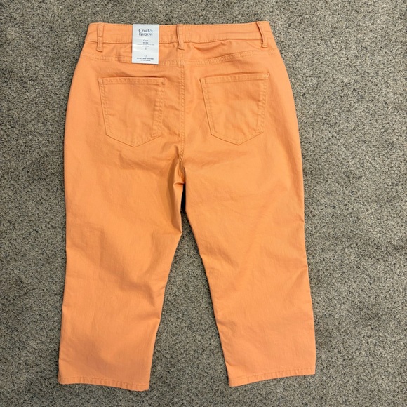 NWT Women’s Croft & Barrow Jean Capris Peach Color Size 12 Slimming - Picture 3 of 6